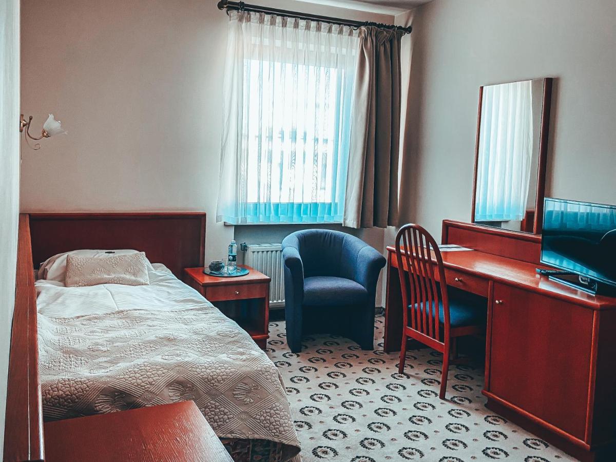 Astoria Bed & Breakfast Swarzędz Esterno foto