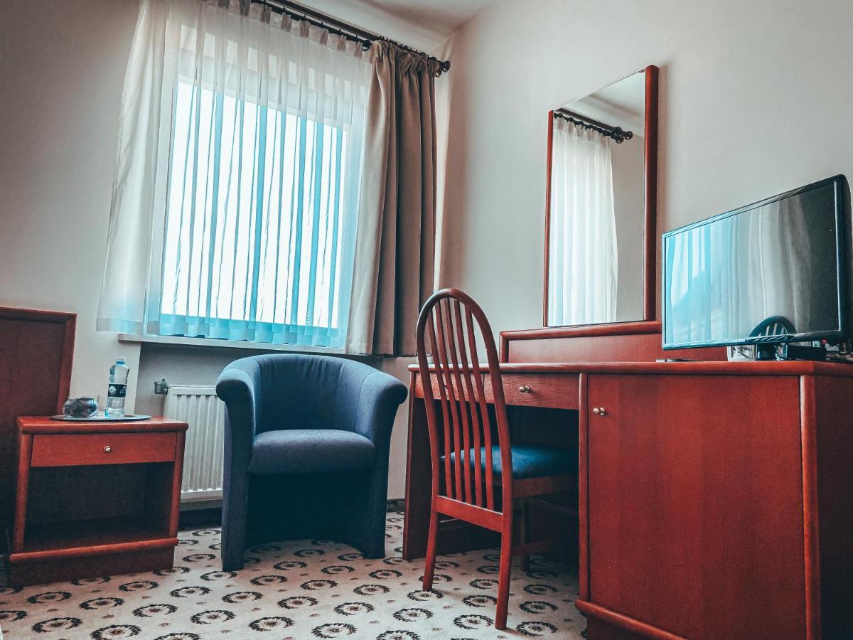 Astoria Bed & Breakfast Swarzędz Esterno foto