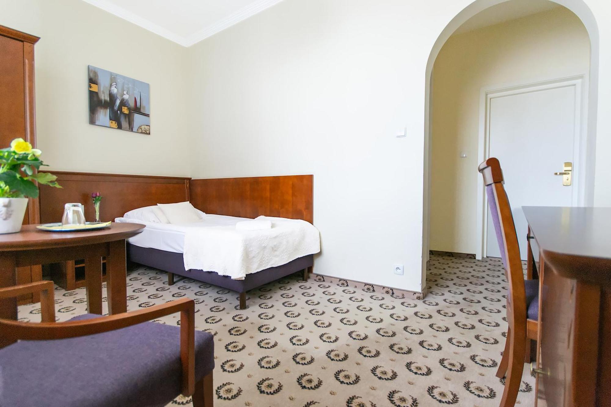 Astoria Bed & Breakfast Swarzędz Esterno foto