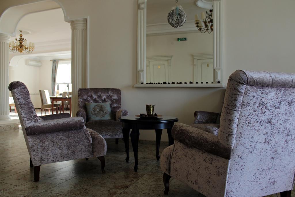 Astoria Bed & Breakfast Swarzędz Esterno foto