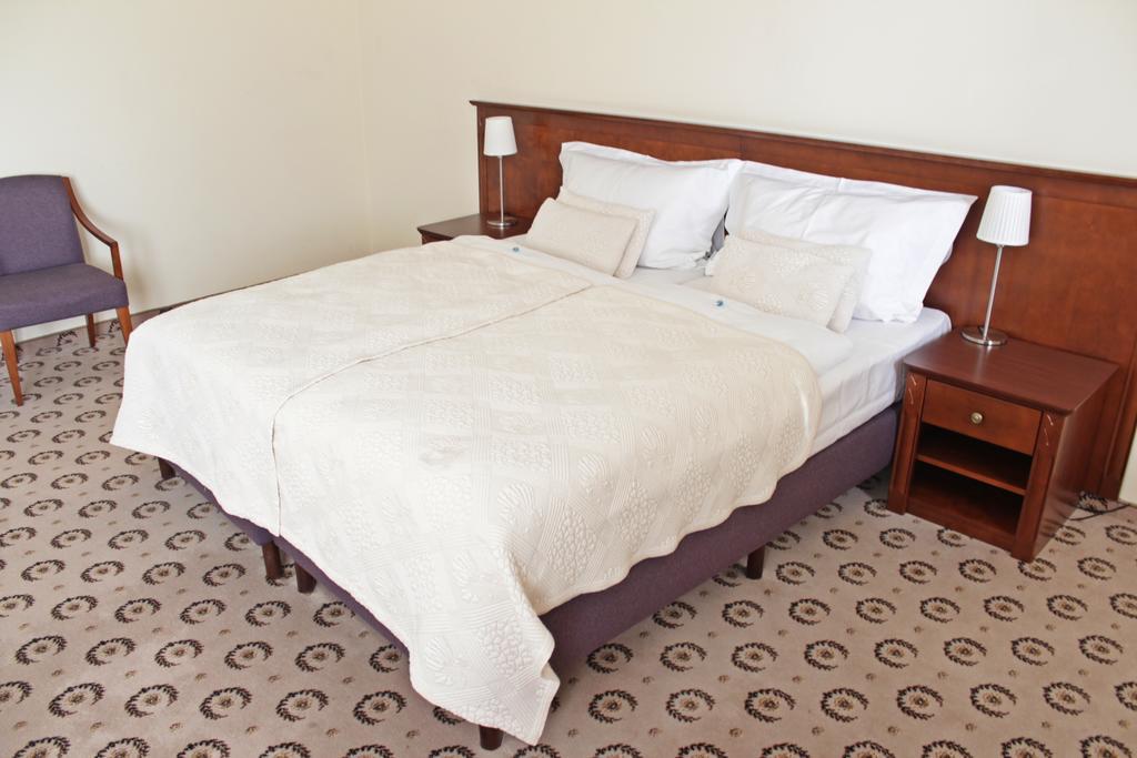 Astoria Bed & Breakfast Swarzędz Esterno foto